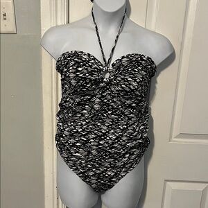 Oh Baby! By Motherhood Black and White Halter Maternity One Piece Swimsuit